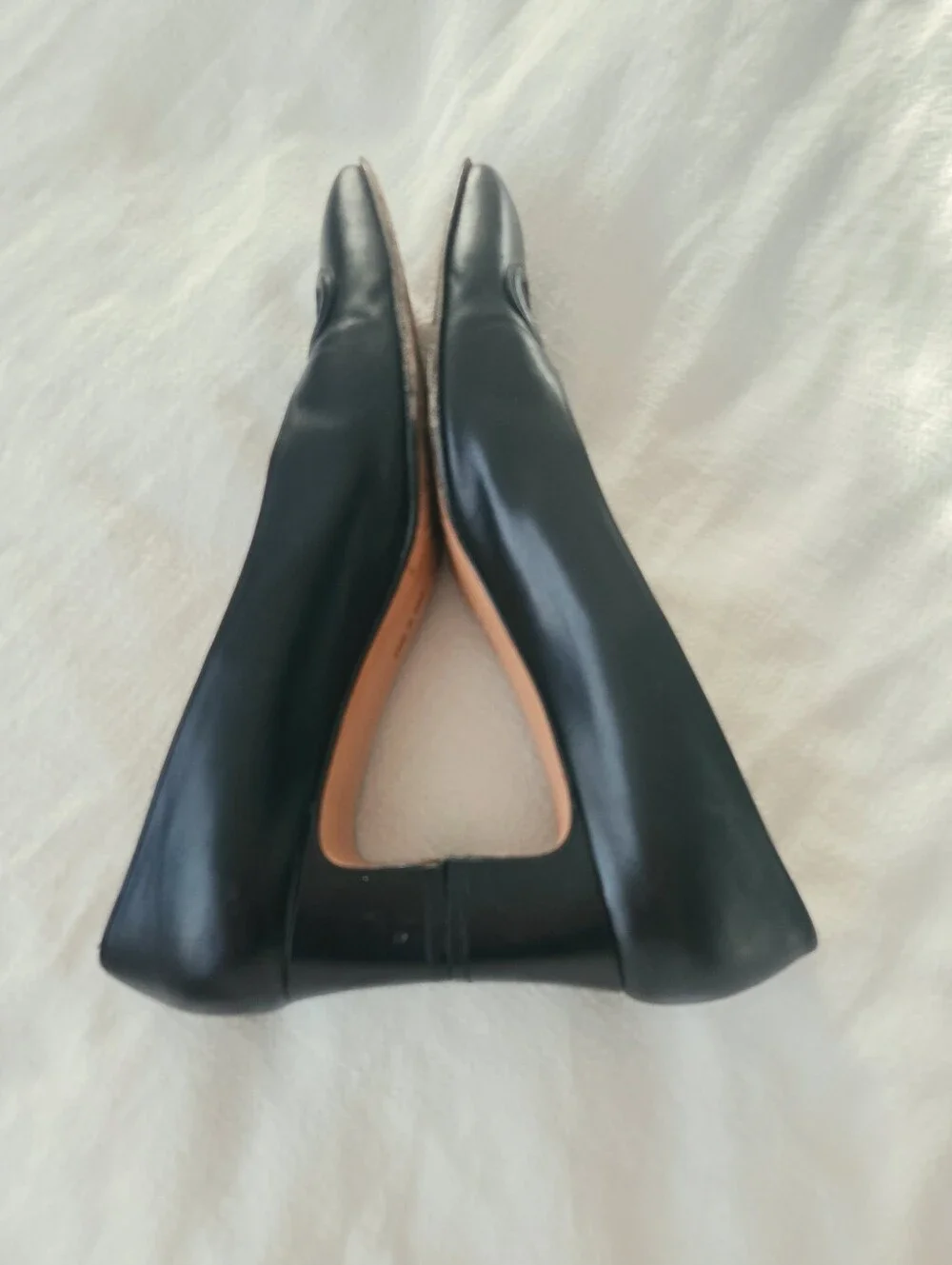 Salvatore Ferragamo Black Leather Logo-Accent Block Heel / Pumps Sz 8